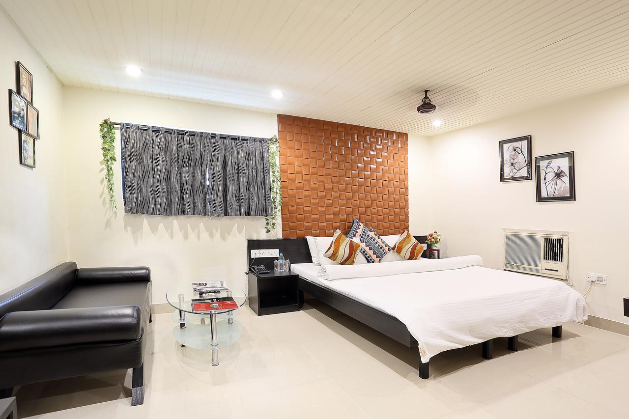 Hotel Narayani Enclave Calcutta Buitenkant foto