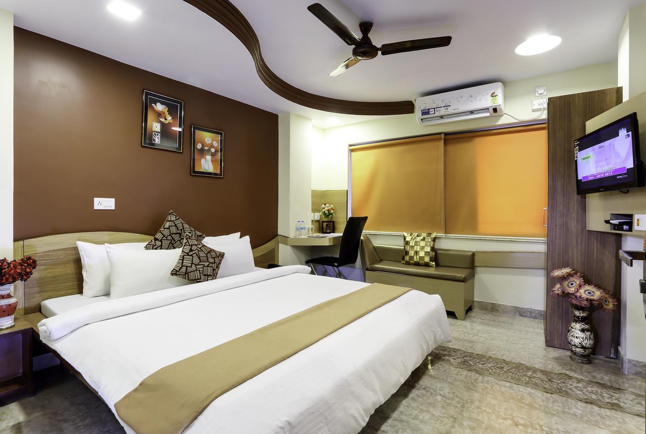 Hotel Narayani Enclave Calcutta Buitenkant foto