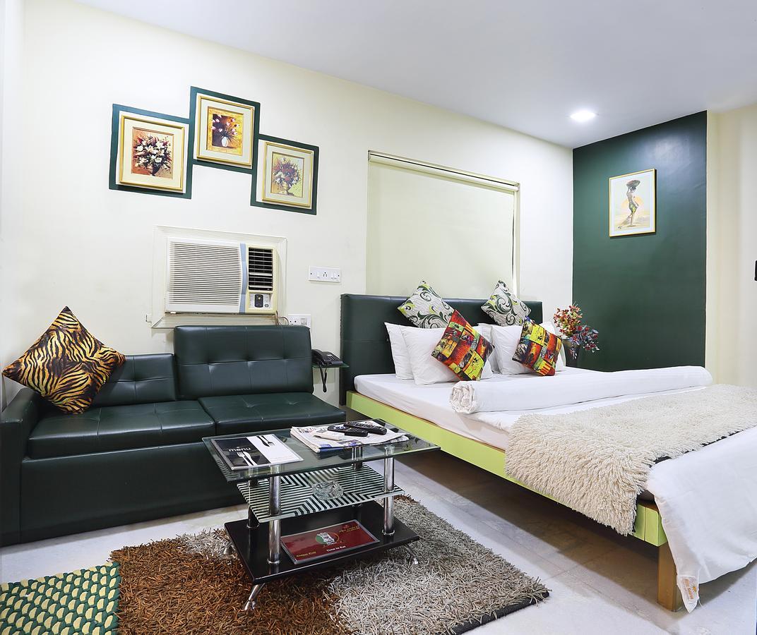 Hotel Narayani Enclave Calcutta Buitenkant foto