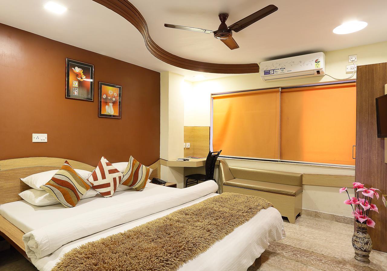Hotel Narayani Enclave Calcutta Buitenkant foto