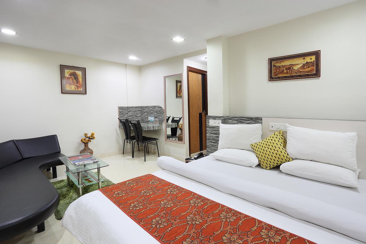 Hotel Narayani Enclave Calcutta Buitenkant foto