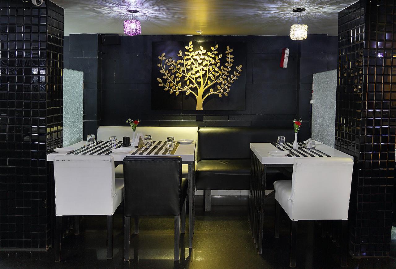 Hotel Narayani Enclave Calcutta Buitenkant foto