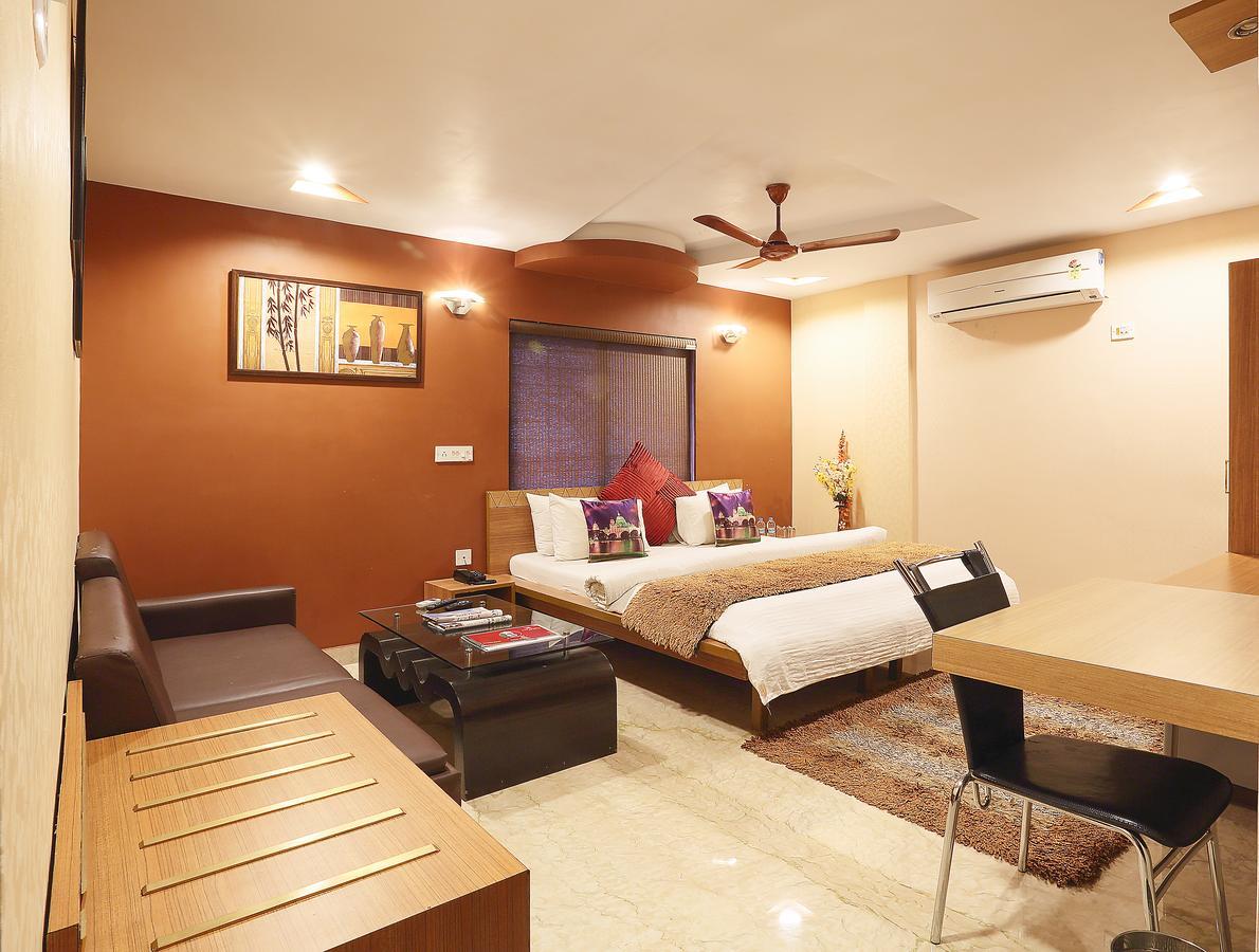 Hotel Narayani Enclave Calcutta Buitenkant foto