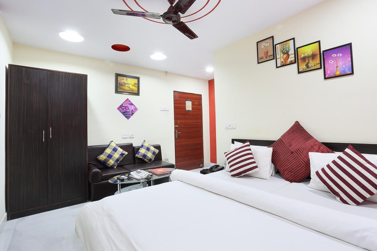 Hotel Narayani Enclave Calcutta Buitenkant foto