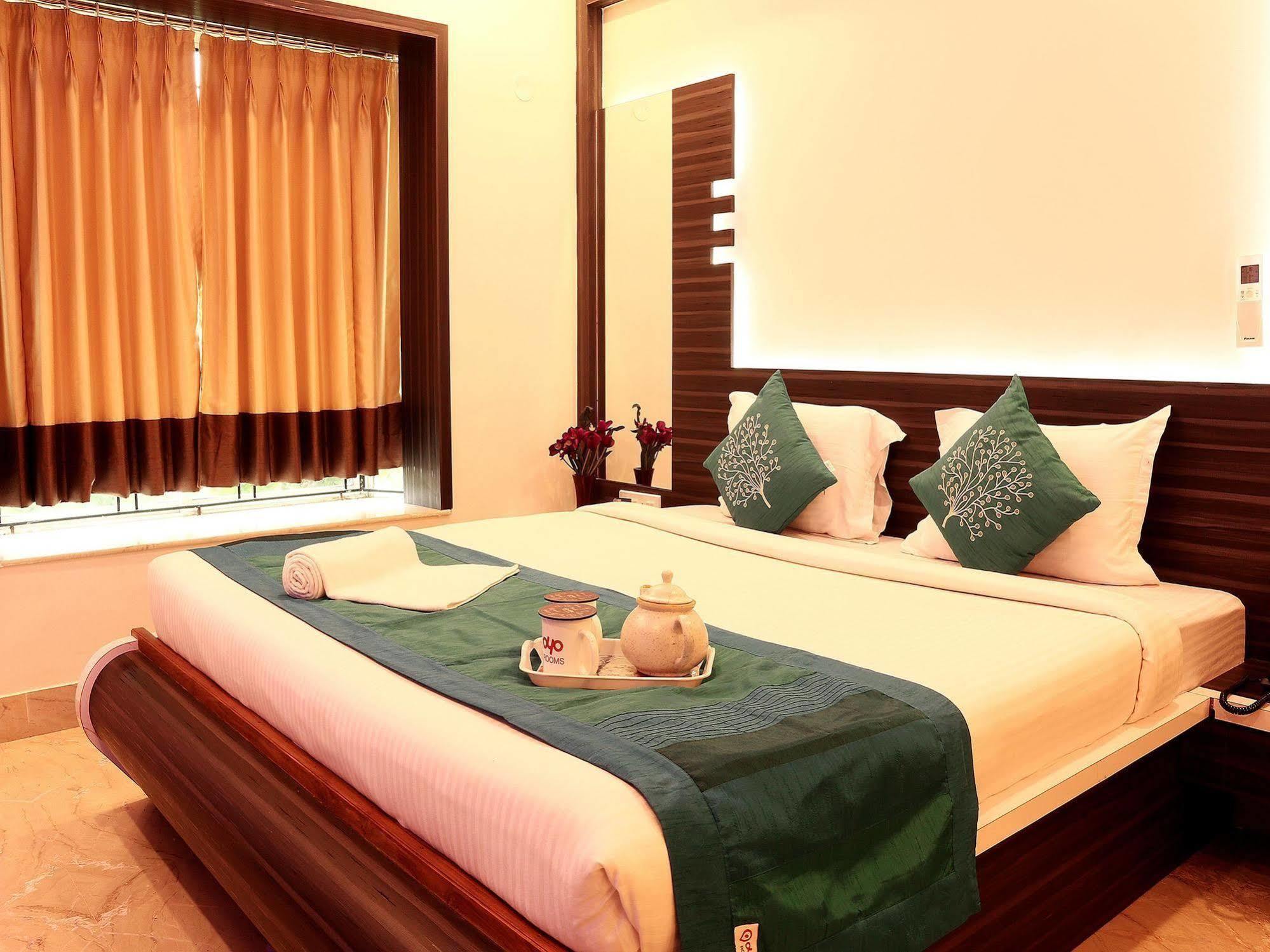 Hotel Narayani Enclave Calcutta Buitenkant foto