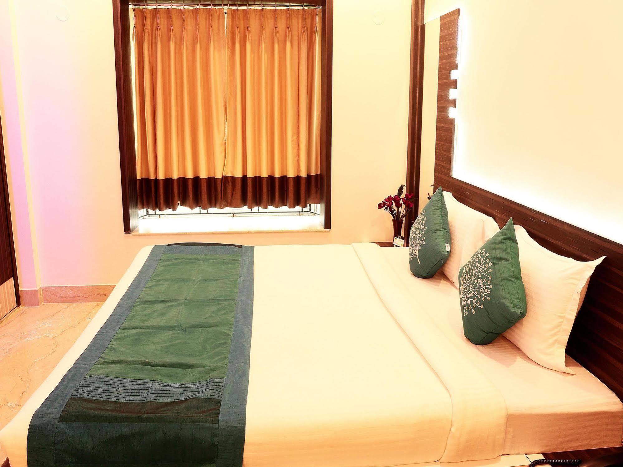 Hotel Narayani Enclave Calcutta Buitenkant foto